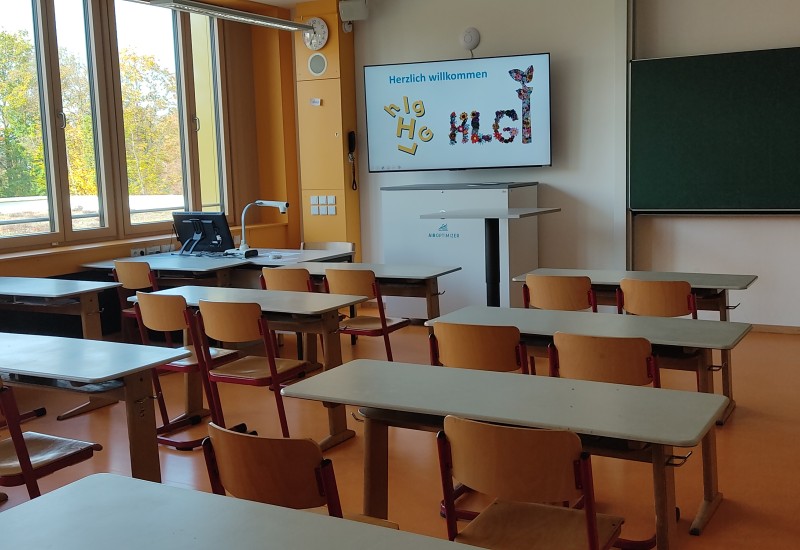 Hell und freundlich präsentieren sich die Klassenzimmer des Hans-Leinberger-Gymnasiums nach der architektonischen Umgestaltung.