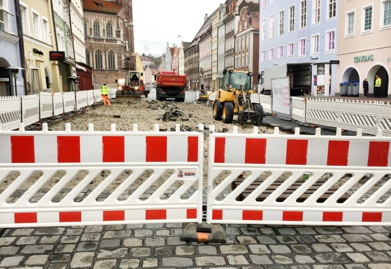 Die Arbeiten wurden auf der anderen Straßenseite fortgesetzt