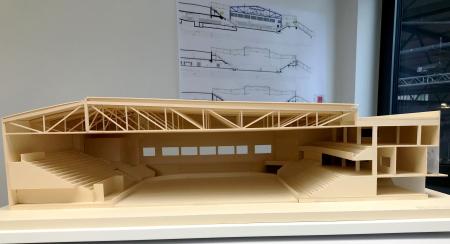 Wie das Eisstadion nach Abschluss der Sanierung aussehen könnte, lässt das Modell erahnen.